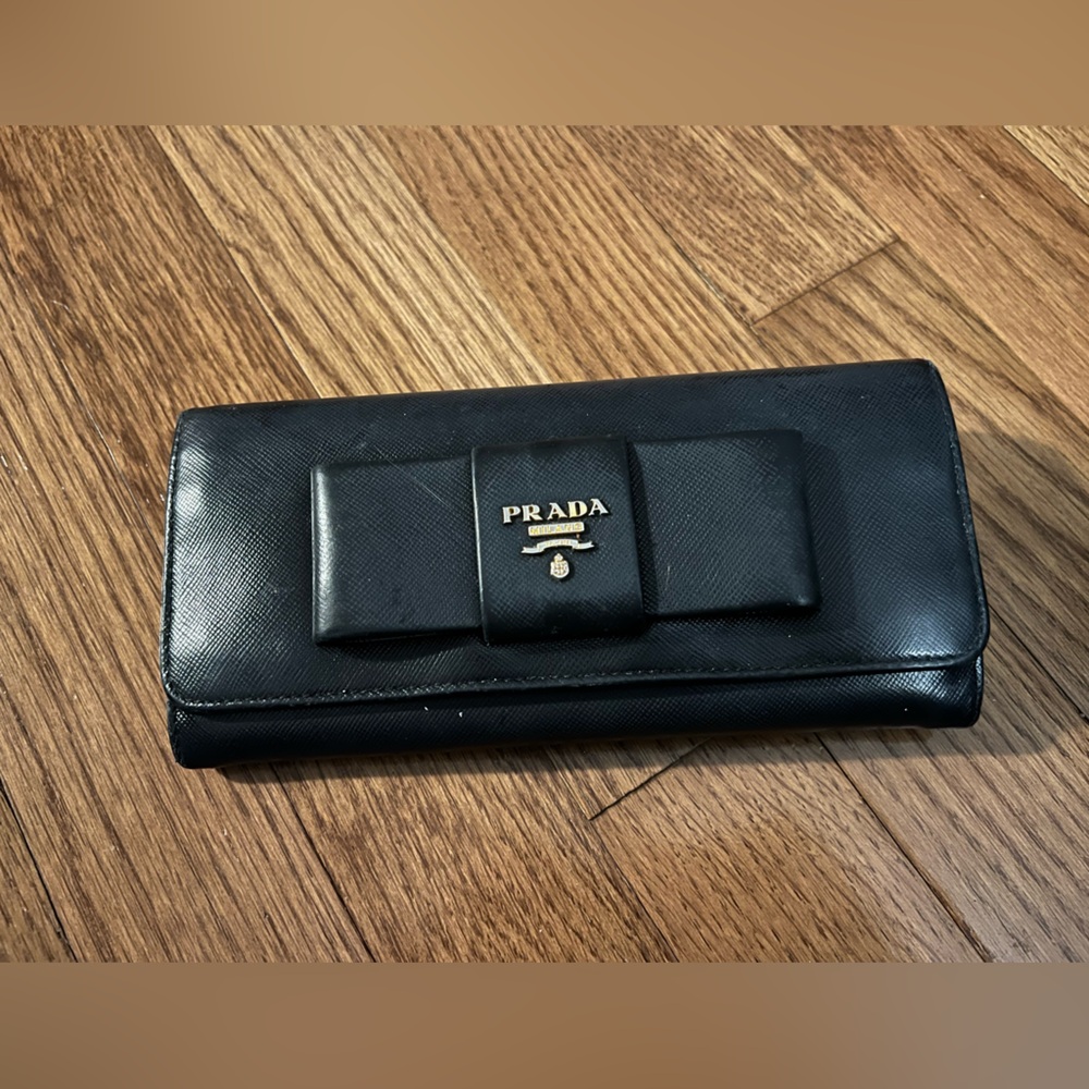 PRADA Saffiano Bow Continental Wallet Black